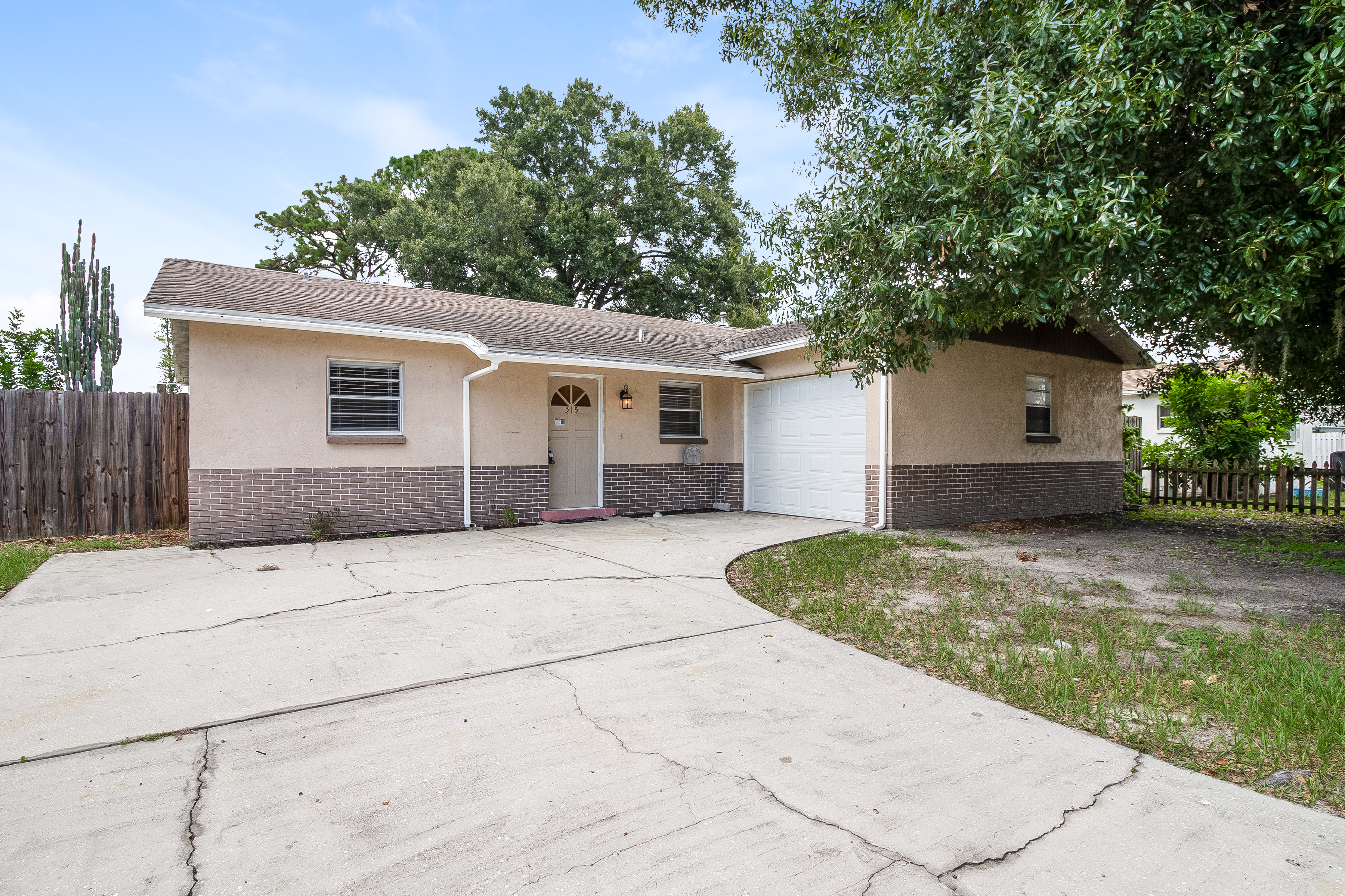 515 65th Ave Dr W Bradenton, FL 34207